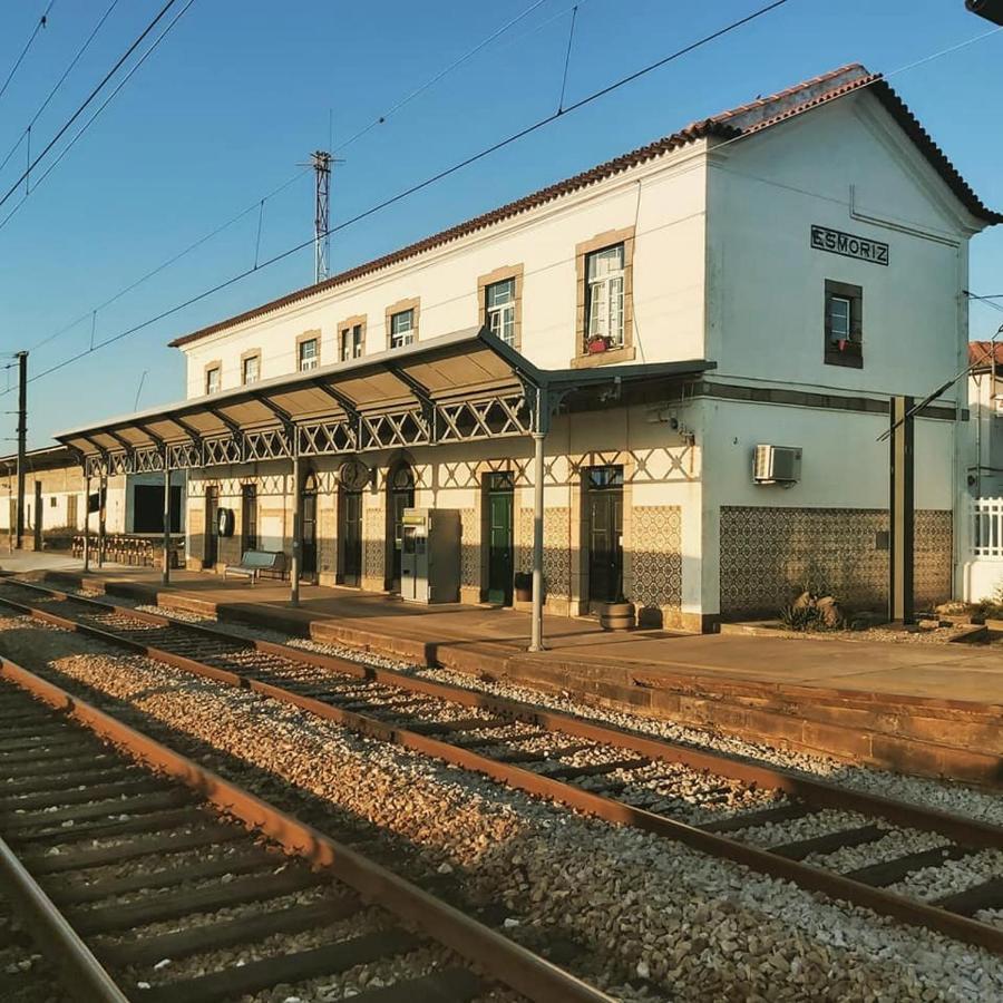 Cork Train Station Guesthouse Esmoriz Bagian luar foto